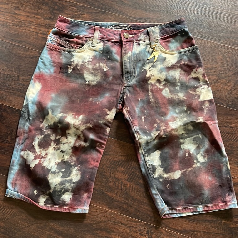 Slightly used A pair of Robin’s jeans, shorts, tie-dye, size 34